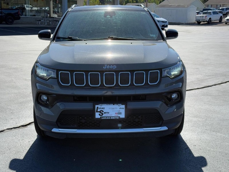 Jeep Compass Vehicle Full-screen Gallery Image 10