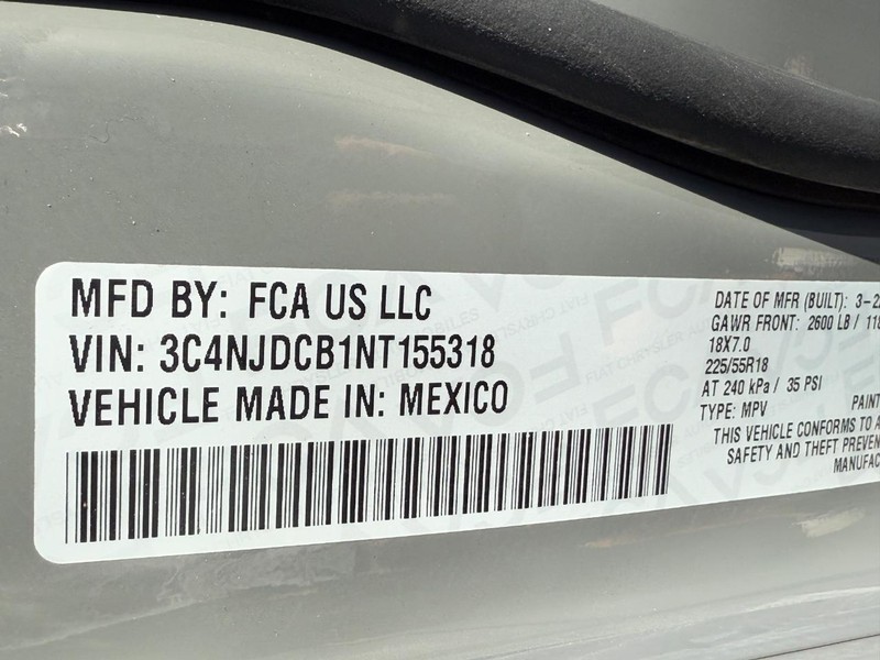 Jeep Compass Vehicle Full-screen Gallery Image 22