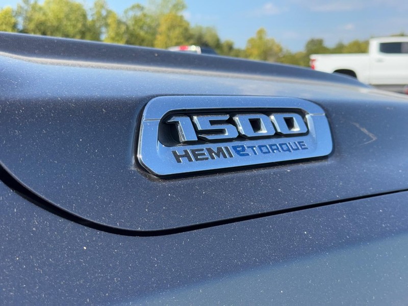 Ram 1500 Vehicle Full-screen Gallery Image 9