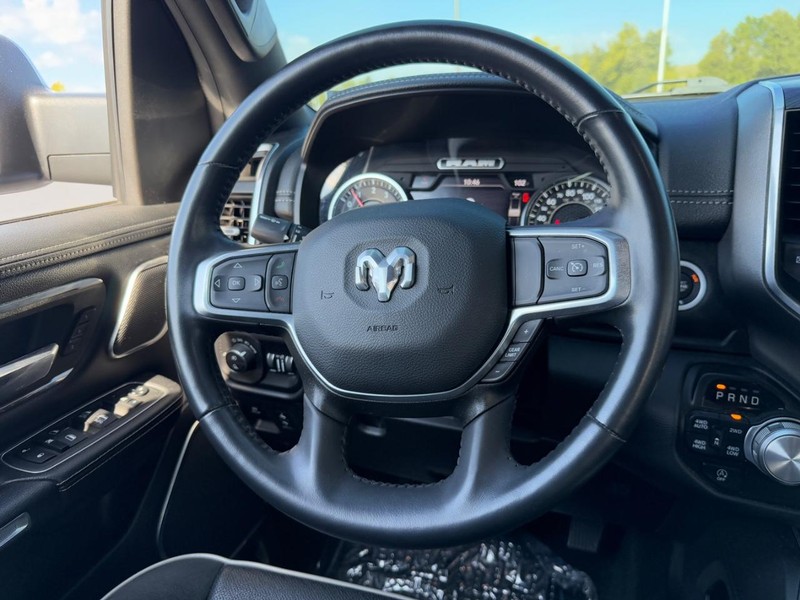 Ram 1500 Vehicle Full-screen Gallery Image 13