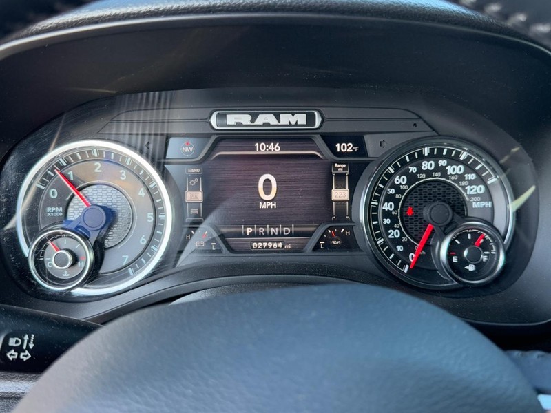 Ram 1500 Vehicle Full-screen Gallery Image 20