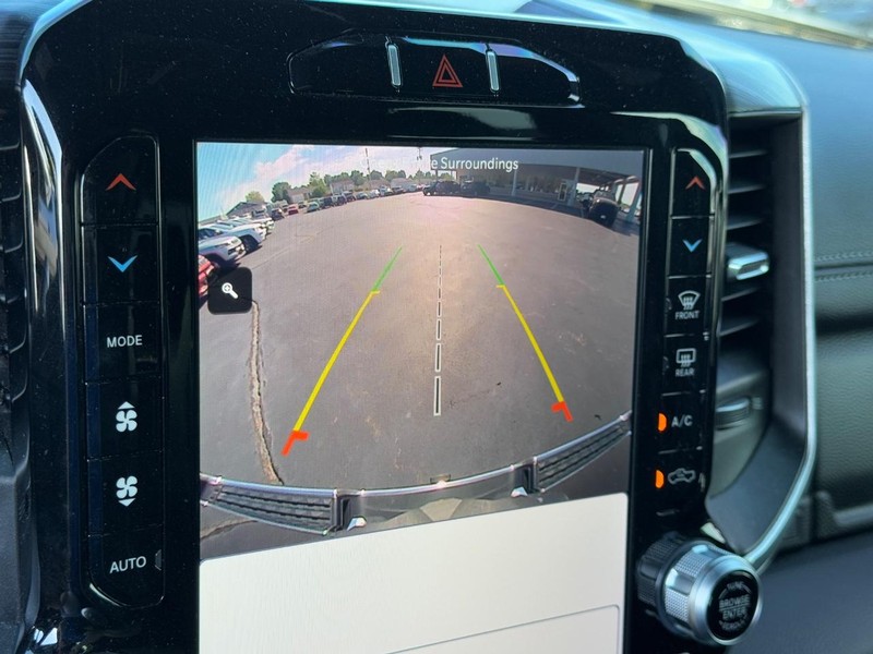 Ram 1500 Vehicle Full-screen Gallery Image 22