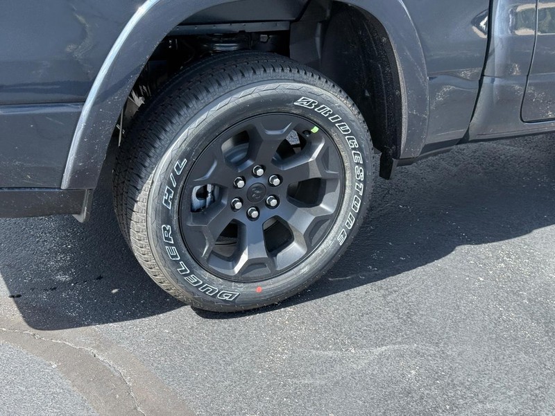 Ram 1500 Vehicle Full-screen Gallery Image 4