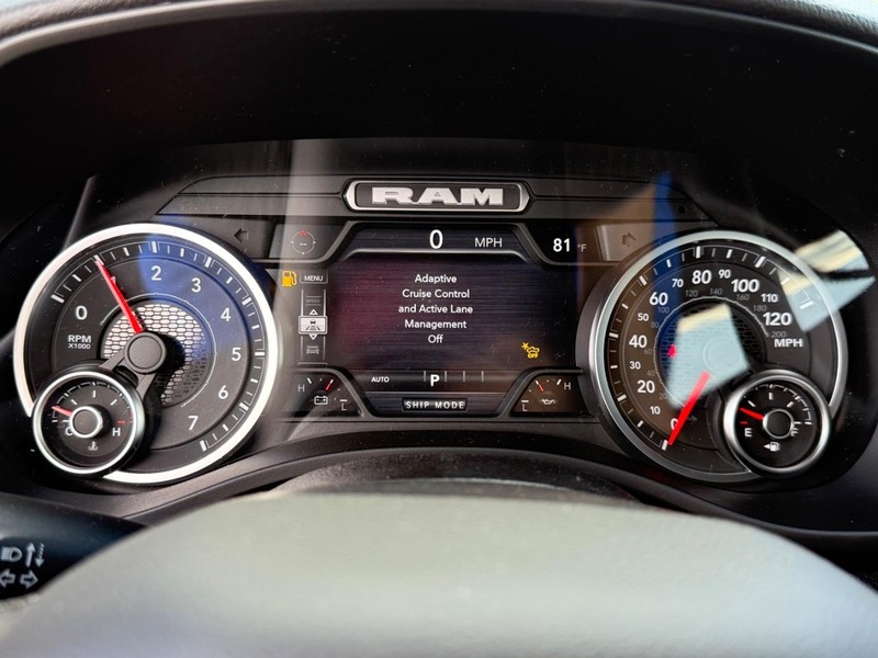 Ram 1500 Vehicle Full-screen Gallery Image 14