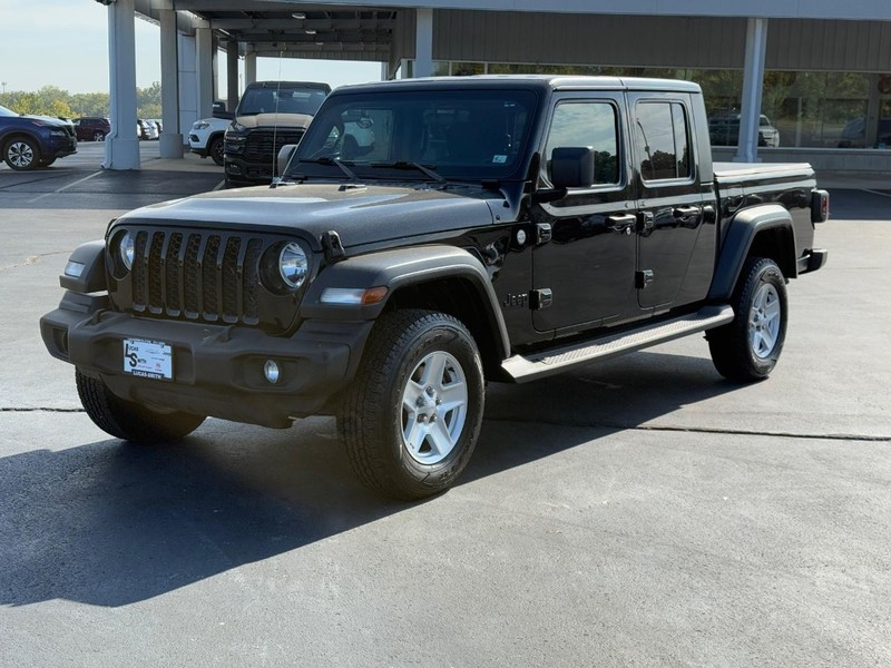 Jeep Gladiator Vehicle Full-screen Gallery Image 8
