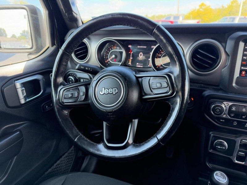 Jeep Gladiator Vehicle Full-screen Gallery Image 12