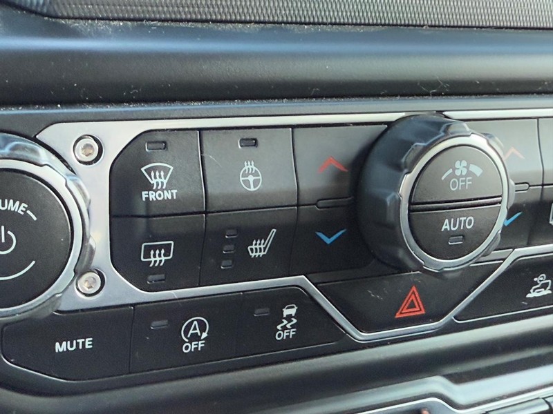 Jeep Gladiator Vehicle Full-screen Gallery Image 22