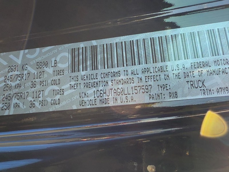 Jeep Gladiator Vehicle Full-screen Gallery Image 23