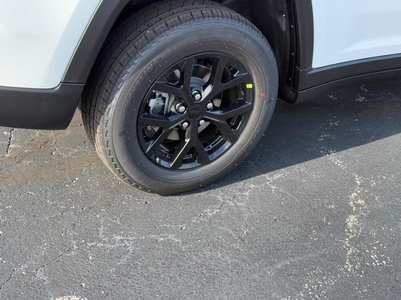 Jeep Grand Cherokee Vehicle Full-screen Gallery Image 4