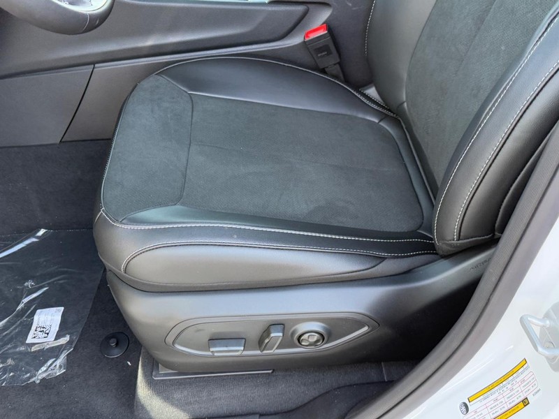 Jeep Grand Cherokee Vehicle Full-screen Gallery Image 10