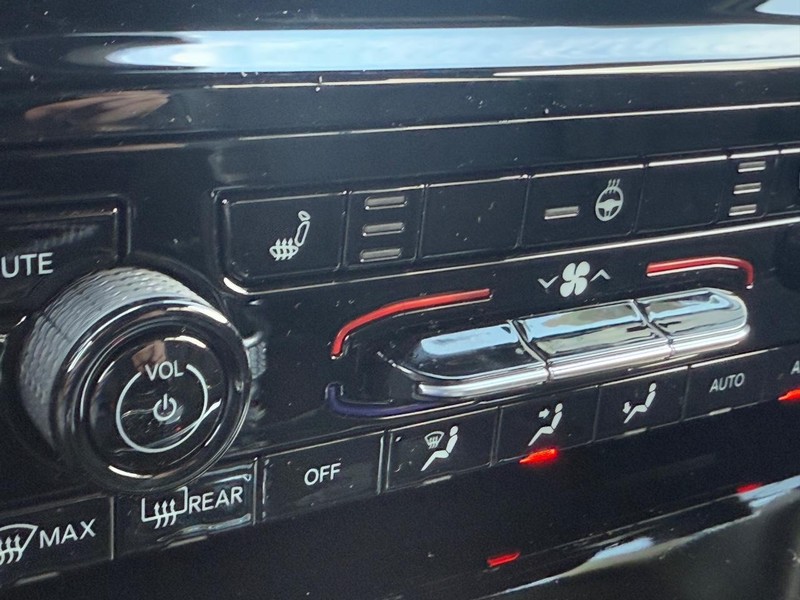 Jeep Grand Cherokee Vehicle Full-screen Gallery Image 14