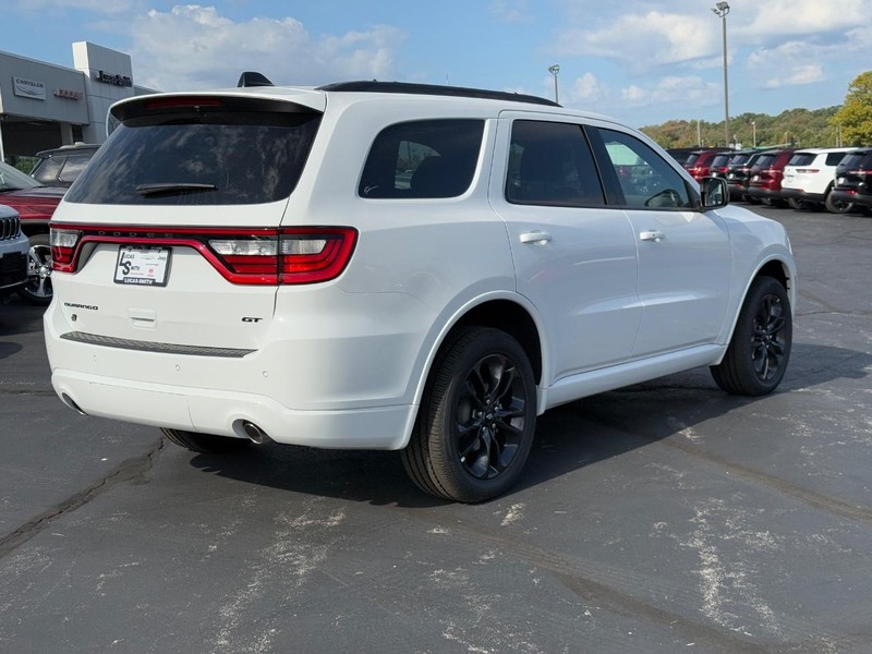 Dodge Durango Vehicle Full-screen Gallery Image 3
