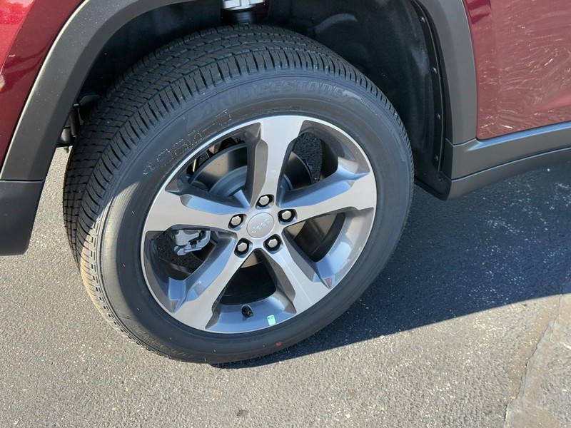 Jeep Grand Cherokee Vehicle Full-screen Gallery Image 5