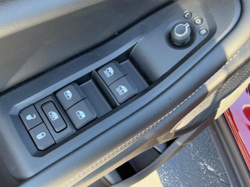 Jeep Grand Cherokee Vehicle Full-screen Gallery Image 10