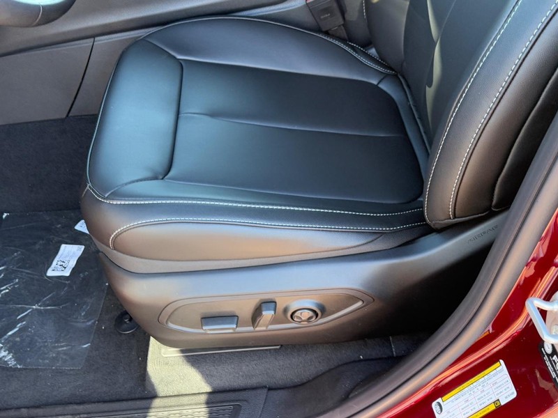 Jeep Grand Cherokee Vehicle Full-screen Gallery Image 12