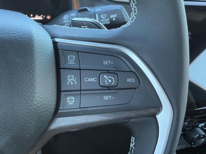 Jeep Grand Cherokee Vehicle Full-screen Gallery Image 14