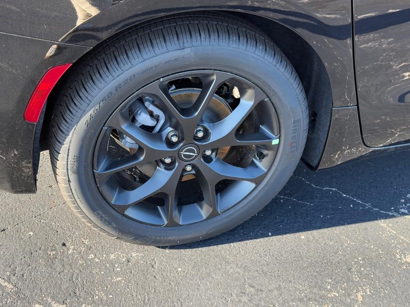 Chrysler Pacifica Vehicle Full-screen Gallery Image 5