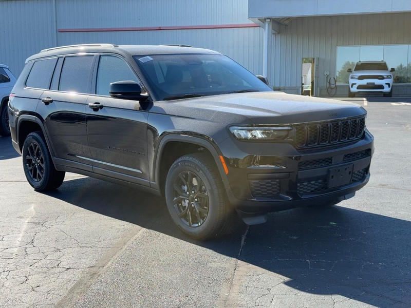 Jeep Grand Cherokee L Vehicle Full-screen Gallery Image 2