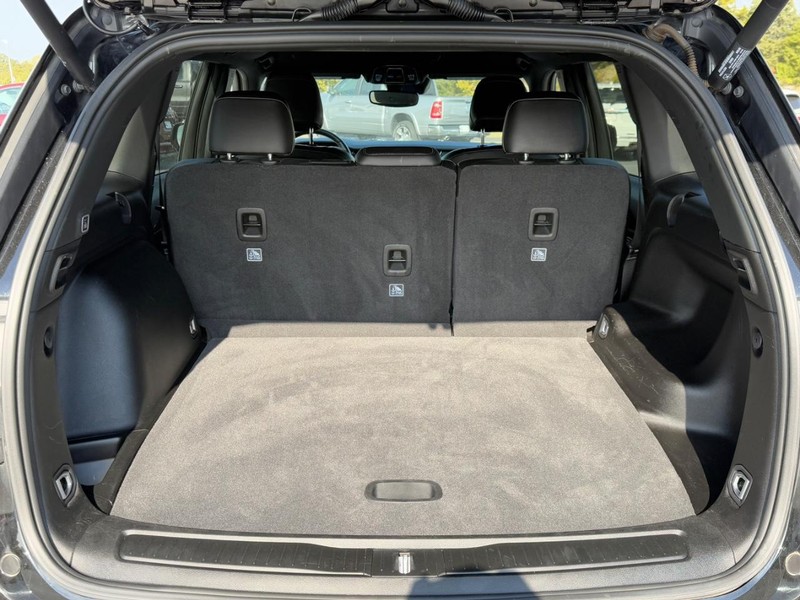 Jeep Grand Cherokee Vehicle Full-screen Gallery Image 4