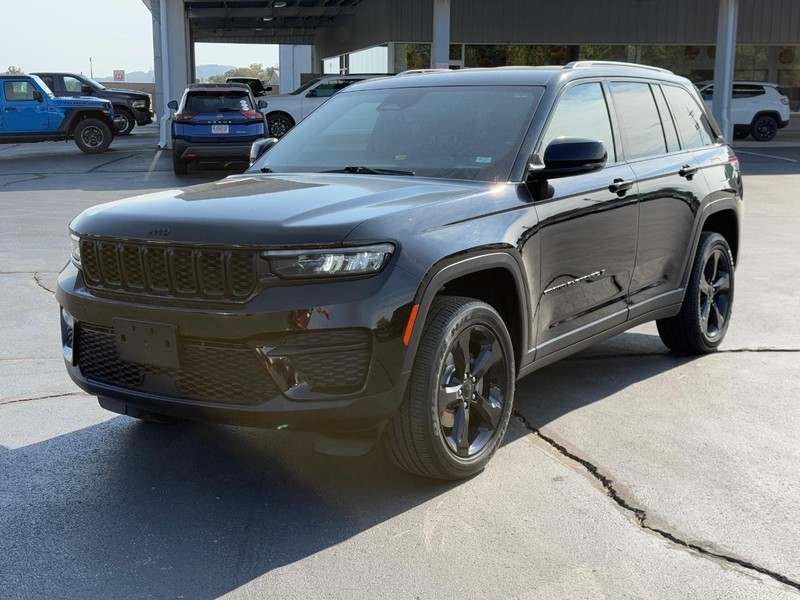 Jeep Grand Cherokee Vehicle Full-screen Gallery Image 8