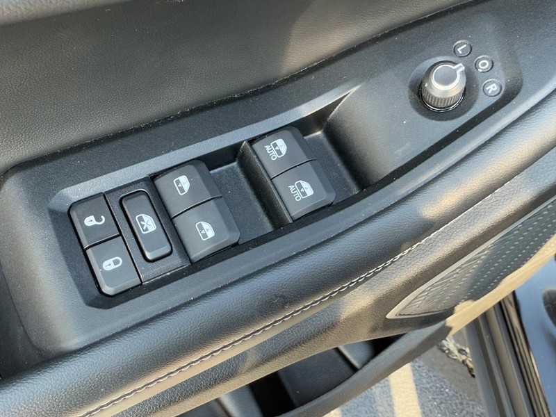 Jeep Grand Cherokee Vehicle Full-screen Gallery Image 14