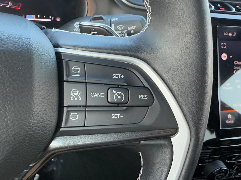 Jeep Grand Cherokee Vehicle Full-screen Gallery Image 17