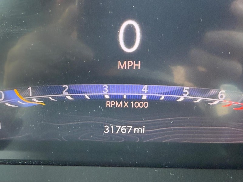 Jeep Grand Cherokee Vehicle Full-screen Gallery Image 19