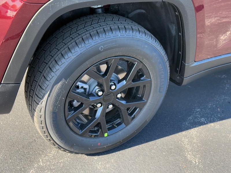 Jeep Grand Cherokee Vehicle Full-screen Gallery Image 4