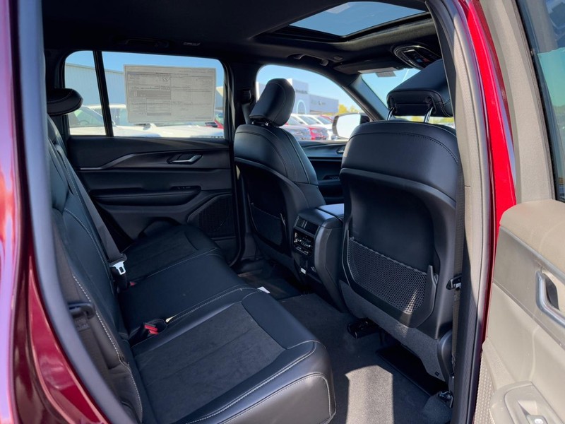 Jeep Grand Cherokee Vehicle Full-screen Gallery Image 5