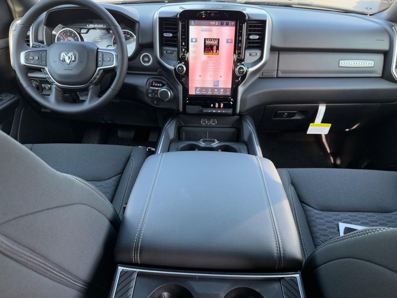 Ram 1500 Vehicle Full-screen Gallery Image 8