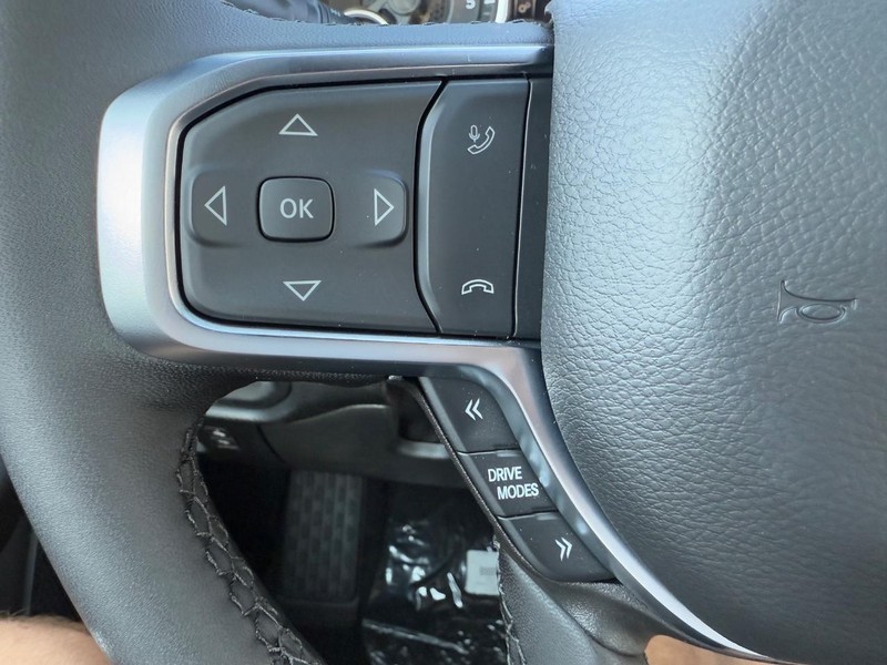 Ram 1500 Vehicle Full-screen Gallery Image 13