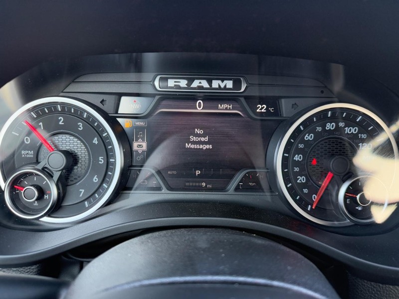 Ram 1500 Vehicle Full-screen Gallery Image 15