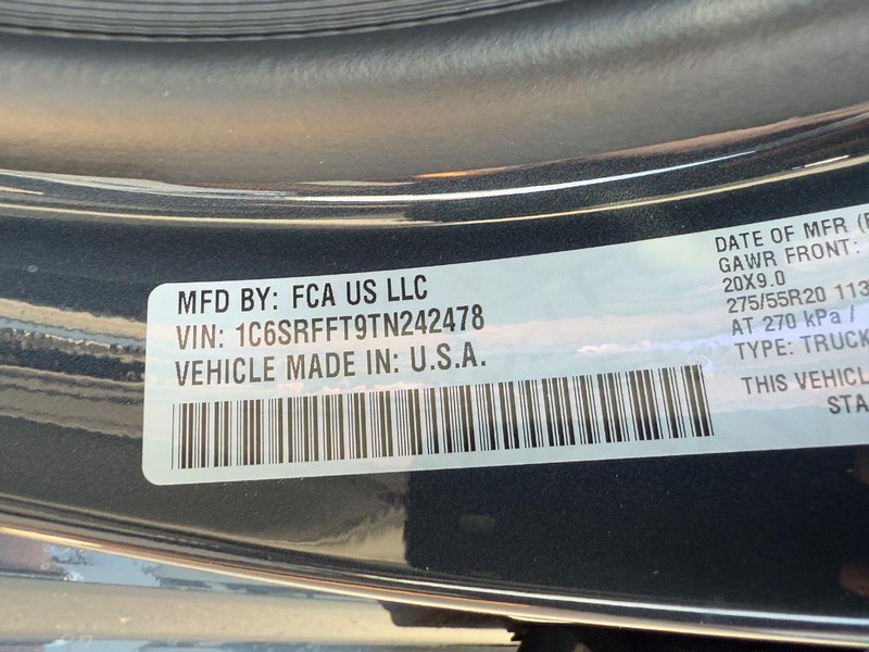 Ram 1500 Vehicle Full-screen Gallery Image 17