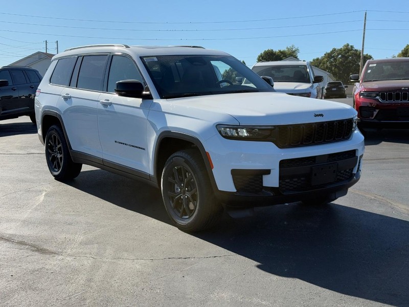 Jeep Grand Cherokee L Vehicle Full-screen Gallery Image 2