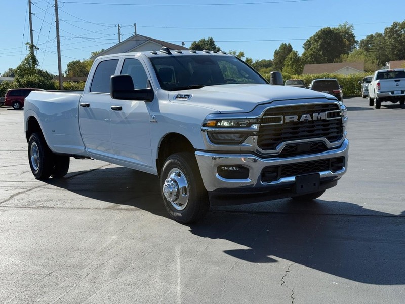 Ram 3500 Vehicle Full-screen Gallery Image 2