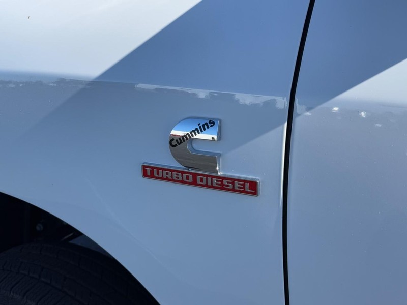 Ram 3500 Vehicle Full-screen Gallery Image 5