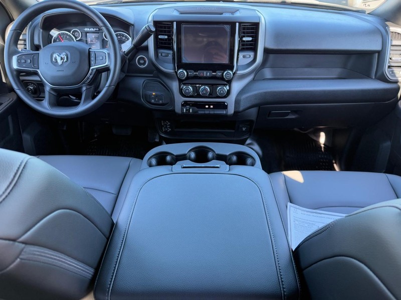 Ram 3500 Vehicle Full-screen Gallery Image 8