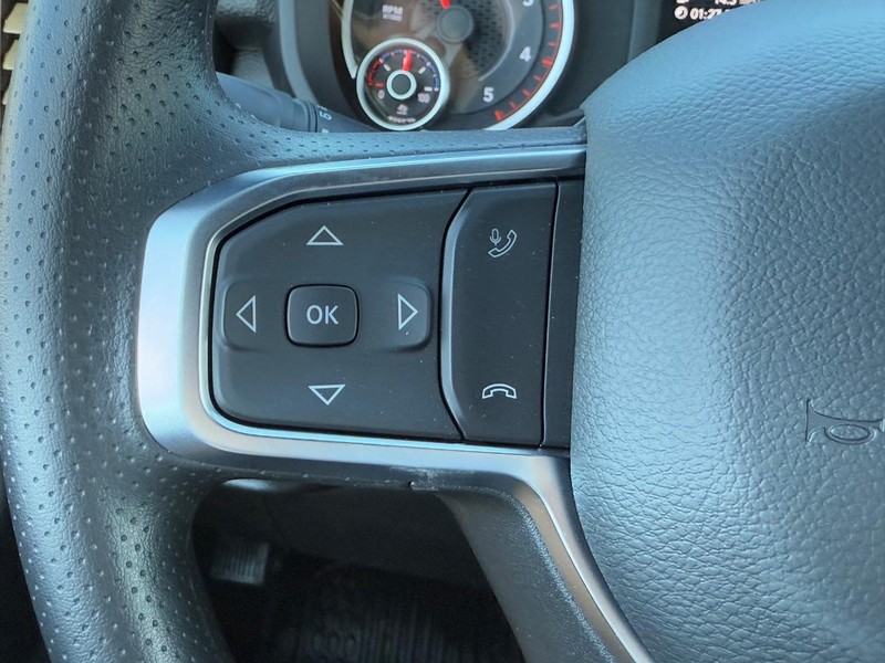 Ram 3500 Vehicle Full-screen Gallery Image 13