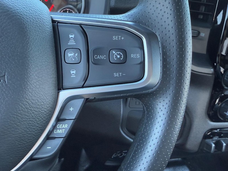 Ram 3500 Vehicle Full-screen Gallery Image 14