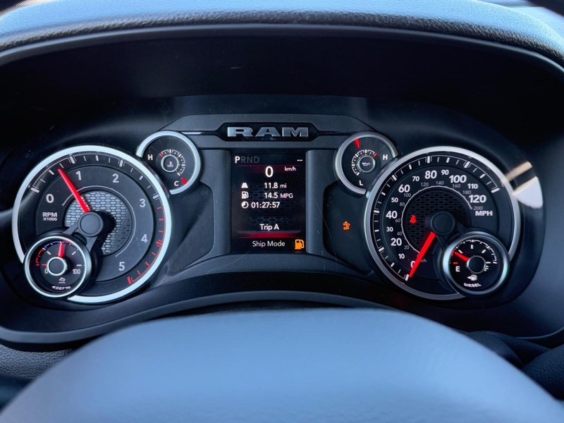 Ram 3500 Vehicle Full-screen Gallery Image 15