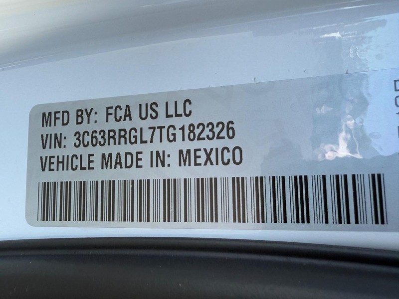 Ram 3500 Vehicle Full-screen Gallery Image 16