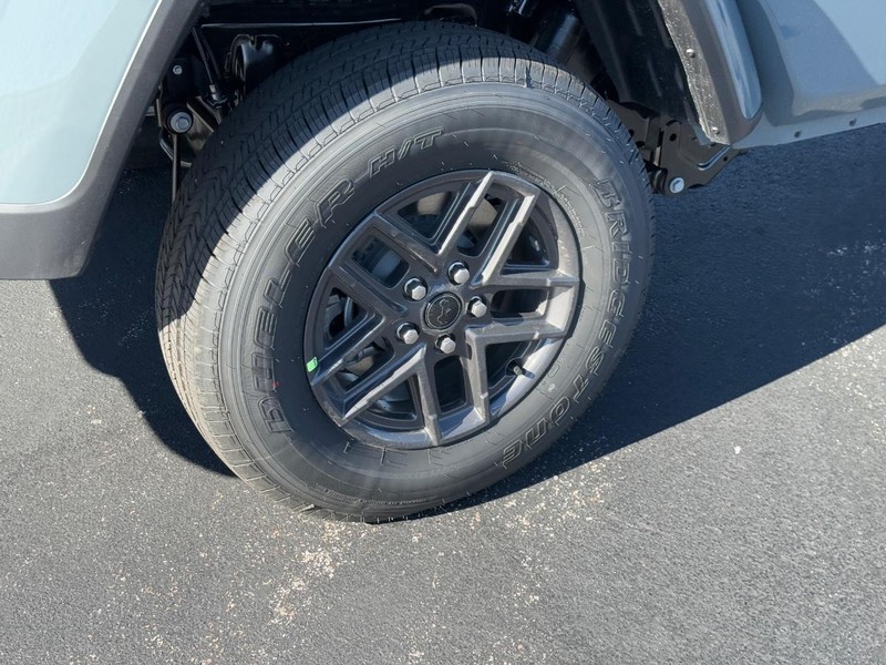 Jeep Gladiator Vehicle Full-screen Gallery Image 4