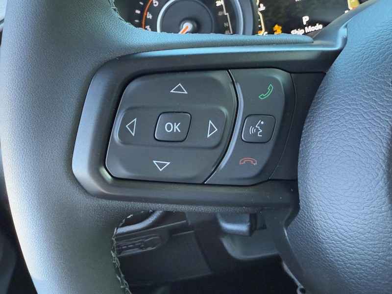 Jeep Gladiator Vehicle Full-screen Gallery Image 11