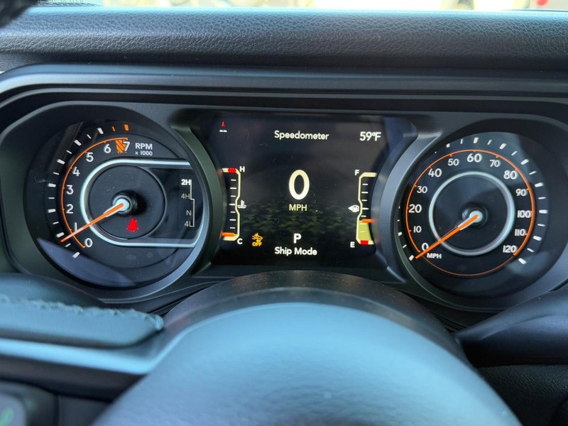 Jeep Gladiator Vehicle Full-screen Gallery Image 13