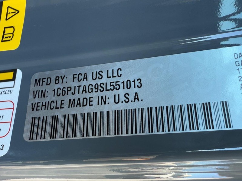 Jeep Gladiator Vehicle Full-screen Gallery Image 15