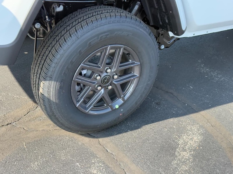 Jeep Gladiator Vehicle Full-screen Gallery Image 4