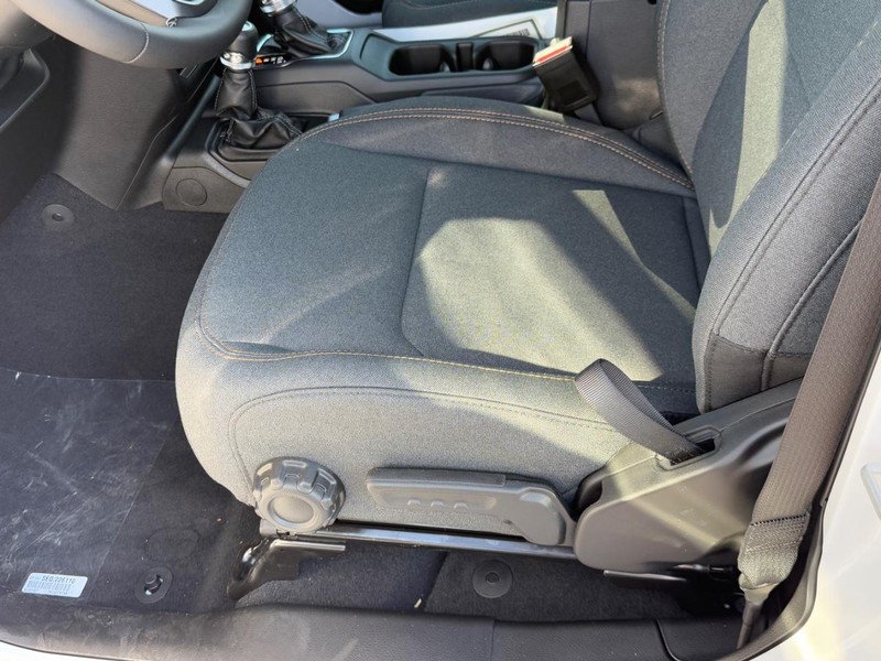 Jeep Gladiator Vehicle Full-screen Gallery Image 10