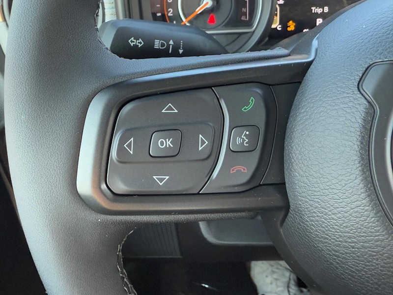 Jeep Gladiator Vehicle Full-screen Gallery Image 11