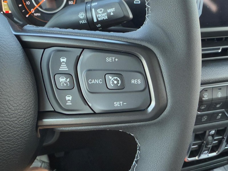 Jeep Gladiator Vehicle Full-screen Gallery Image 12