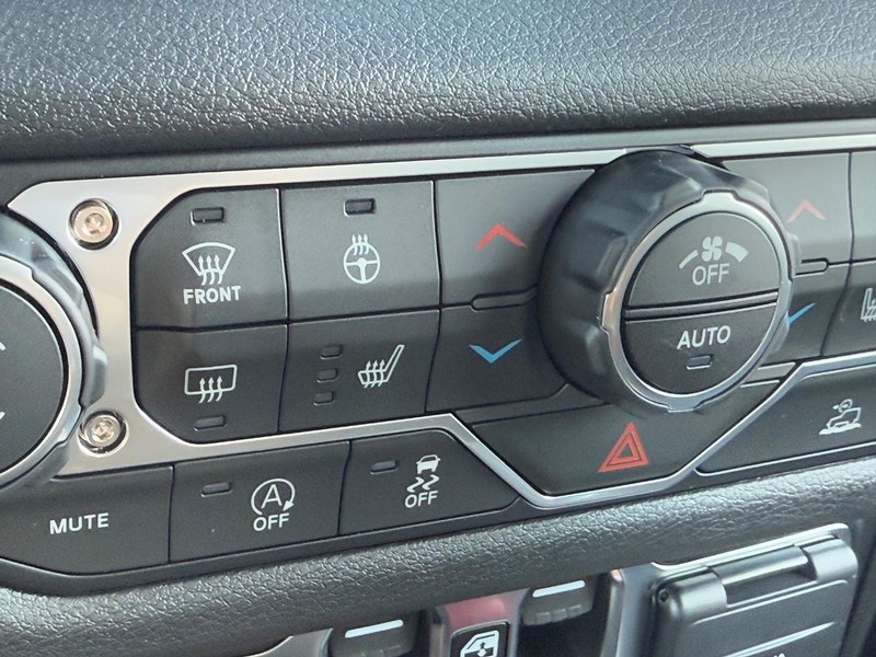 Jeep Gladiator Vehicle Full-screen Gallery Image 14